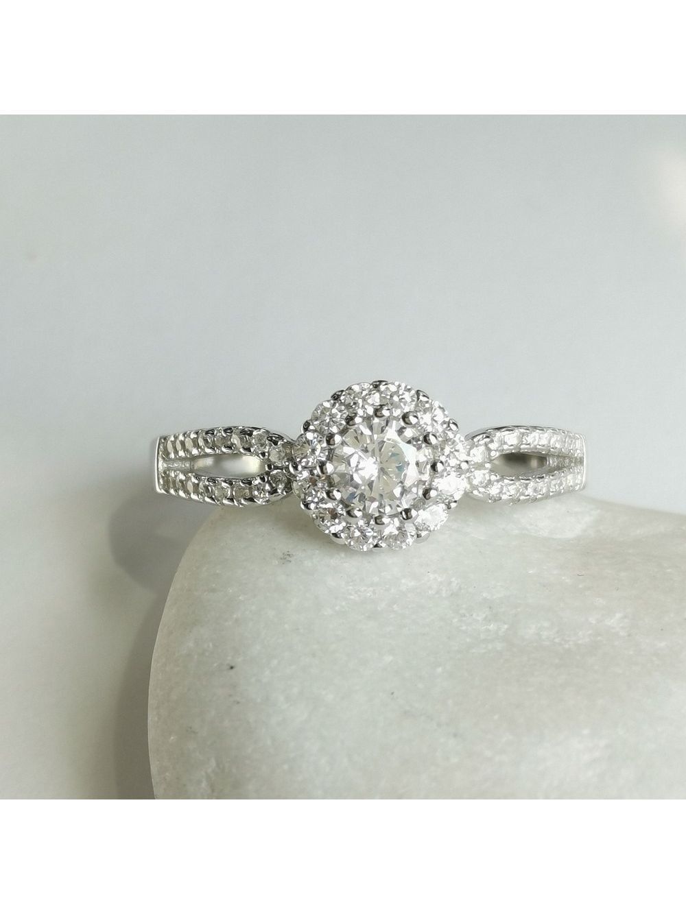 Sterling Silver CZ Ring Size 9